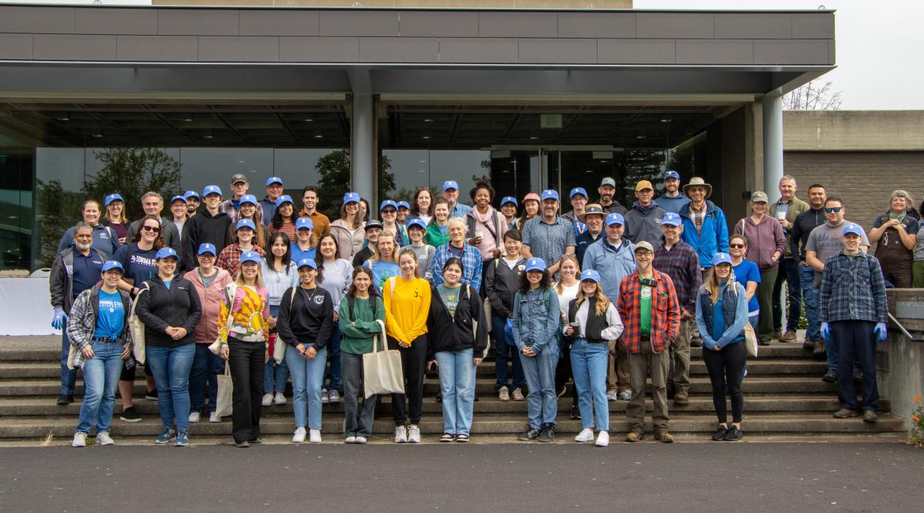 Seawolves Dig In Group Photo