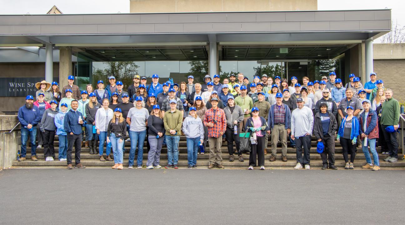 Seawolves Dig In Group Photo