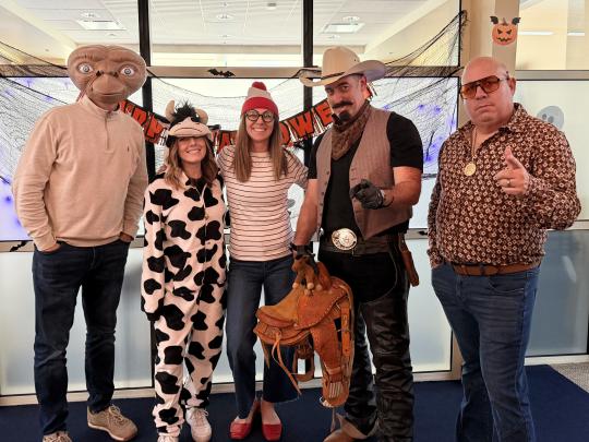 ET, cow, Waldo, Cowboy, Disco man